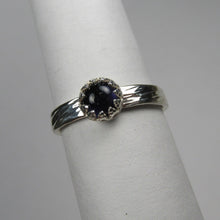 Load image into Gallery viewer, Iolite tree bark ring Size 6
