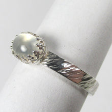 Load image into Gallery viewer, Moonstone Twisted Bark ring Size 6
