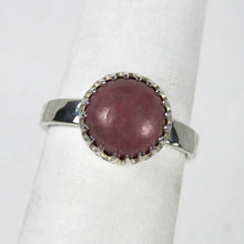 Load image into Gallery viewer, Rhondonite polished hammered ring size 6
