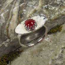 Load image into Gallery viewer, Carnelian hammered ring size 6
