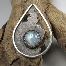 Load image into Gallery viewer, Rainbow Moonstone Antiquities Pendant 4.80cts Intution
