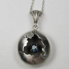 Load image into Gallery viewer, Blue Sapphire Cracked Pendant 0.35cts medium size
