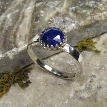 Load image into Gallery viewer, Lapis Rose-cut hammered ring size 6
