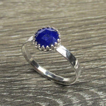 Load image into Gallery viewer, Lapis Rose-cut hammered ring size 6
