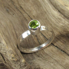 Load image into Gallery viewer, Peridot Faceted Tall Bezel setting brushed hammered finish ring size 6
