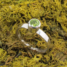 Load image into Gallery viewer, Peridot Faceted Tall Bezel setting brushed hammered finish ring size 6
